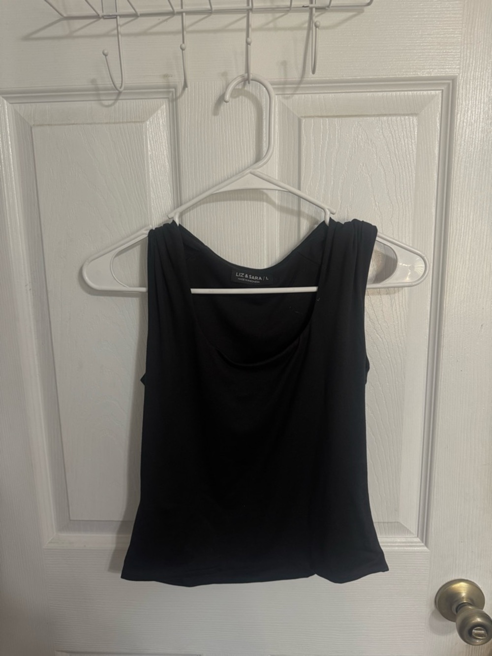 Liz & Sara Black Sleeveless Draped Scoop Tank